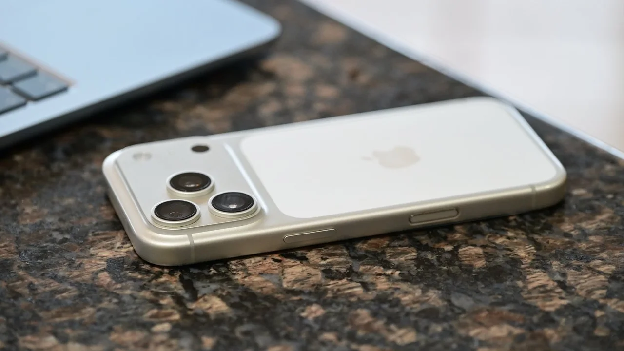 iPhone 18 Pro Tasarımında Kalınlık Artışı İddiası