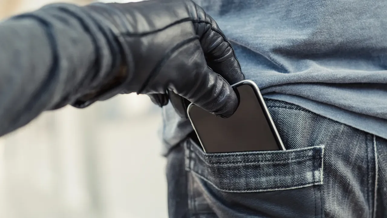 iPhone Hırsızlarına Kötü Haber! Apple'dan Akıl Almaz Güvenlik Önlemi...