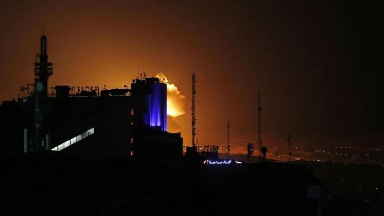 İran'da Hareketli Saatler: Ahvaz, Bender Abbas ve Keşm'de Patlama Sesleri