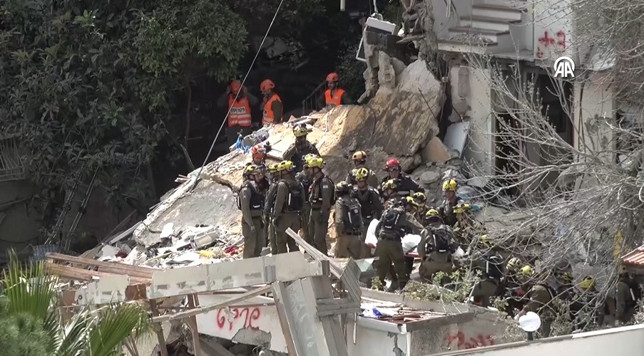 İran'dan Misilleme! Füze Hayfa'yı Vurdu, Enkaz Altında Can Pazarı!