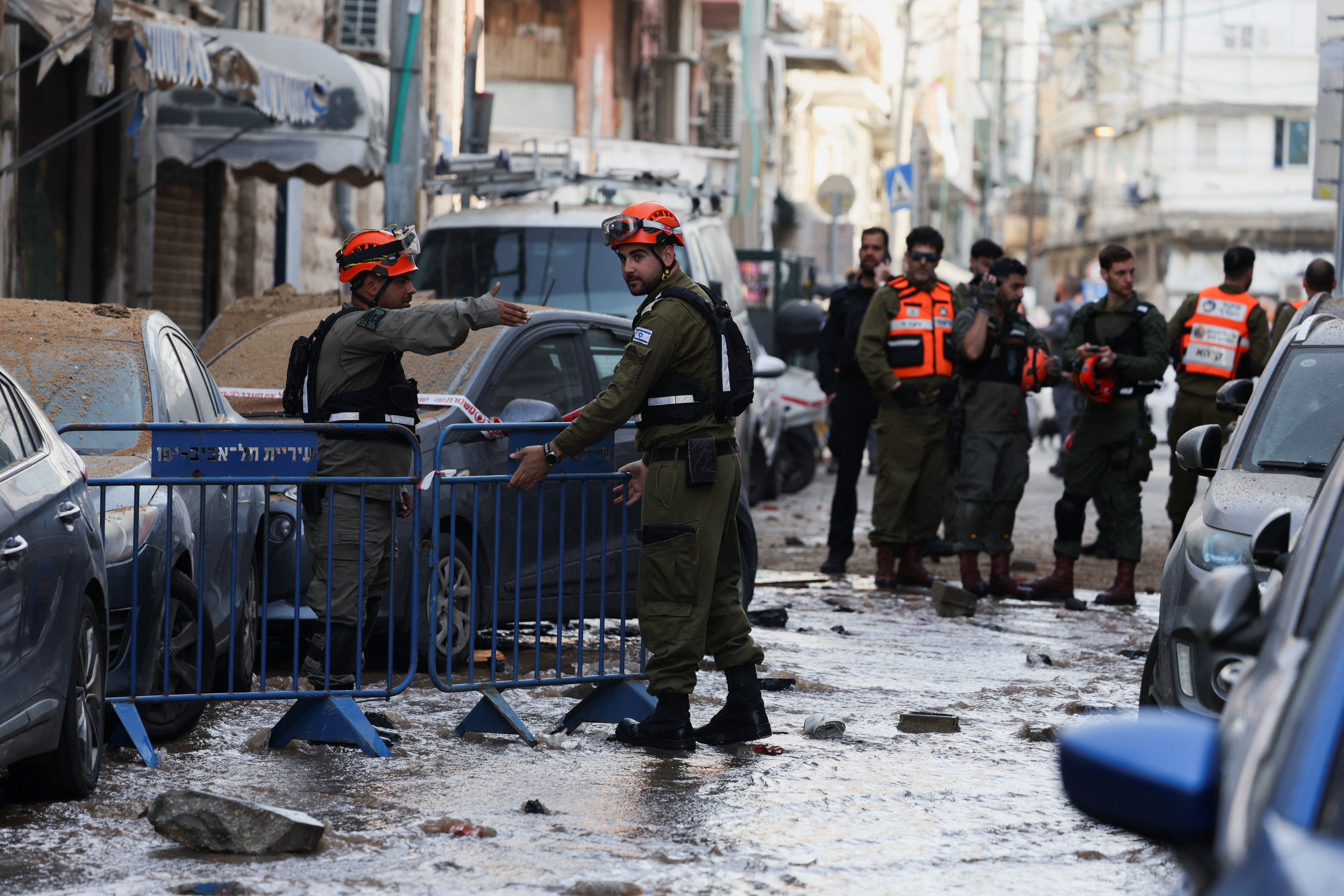 İsrail'e Füze Şoku! Tel Aviv'de Sirenler Çaldı!