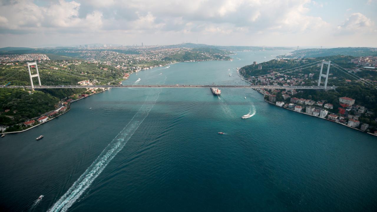 İstanbul Boğazı Alarmda! Gemiler Durdu, Nefesler Tutuldu! Neler Oluyor?