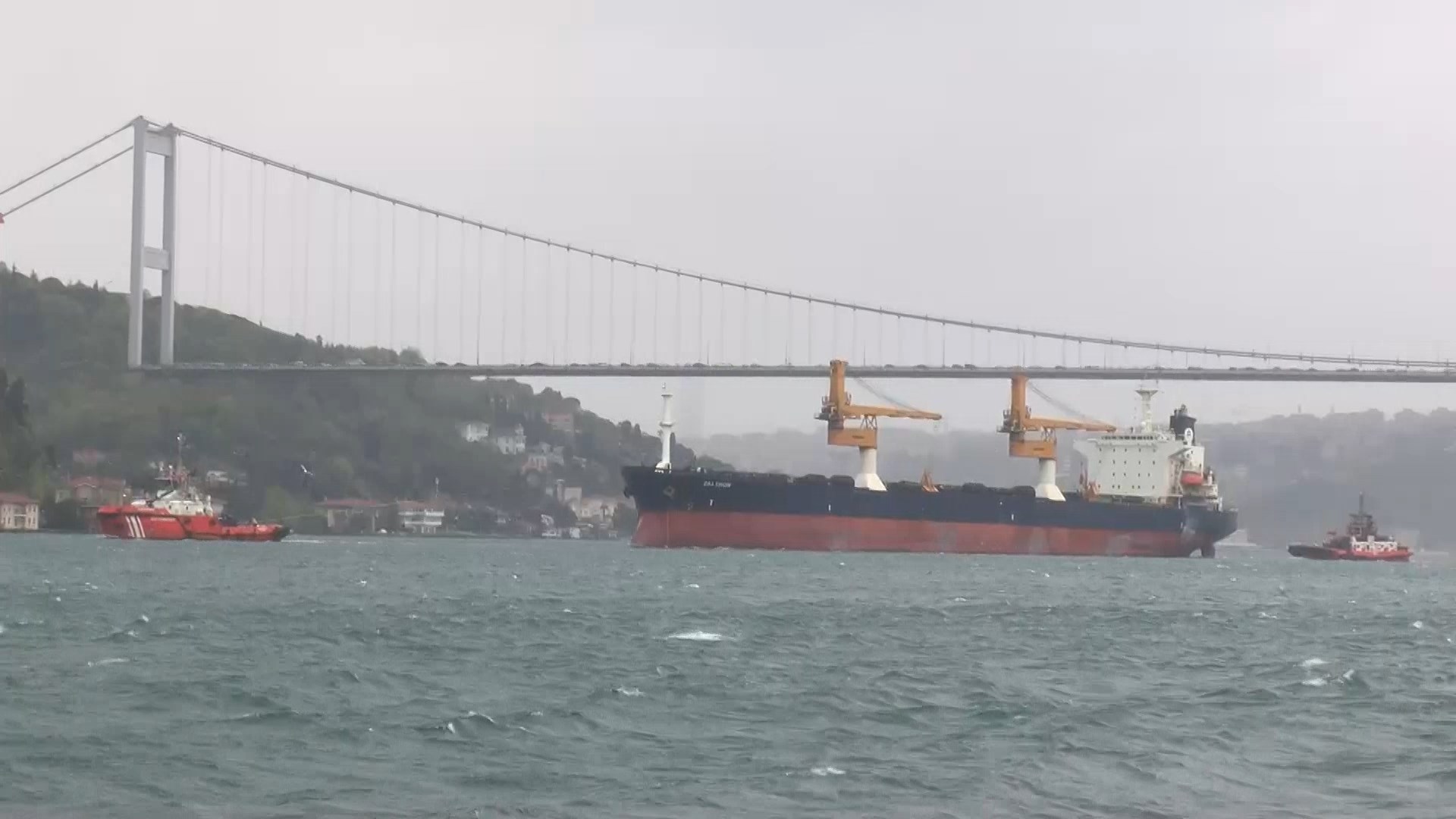 İstanbul Boğazı'nda Tehlikeli Anlar! Gemi Arızası Panik Yarattı