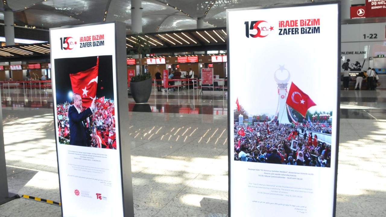 İstanbul Havalimanı'nda 15 Temmuz'u Anlatan Fotoğraf Sergisi Açıldı