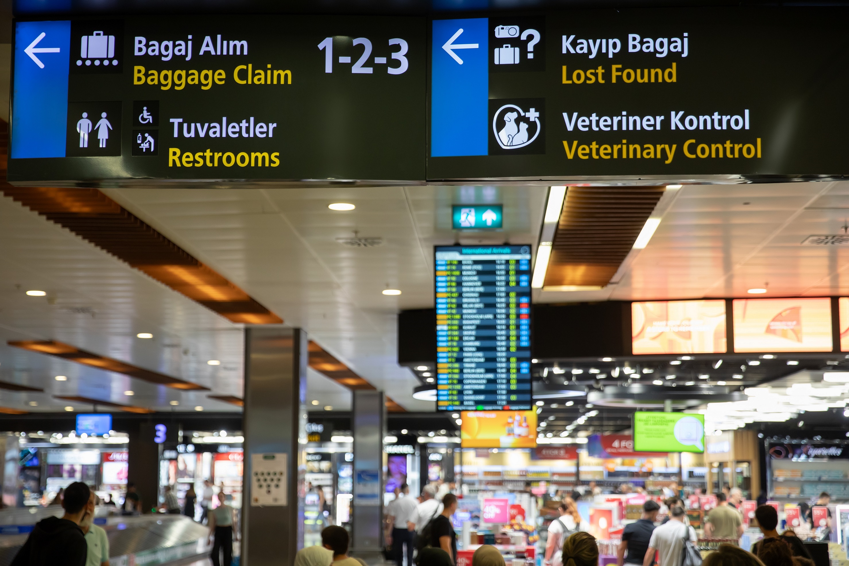 İstanbul Havalimanında Devrim! Anonslar Tarih Oluyor: Yolcular Şaşkın!