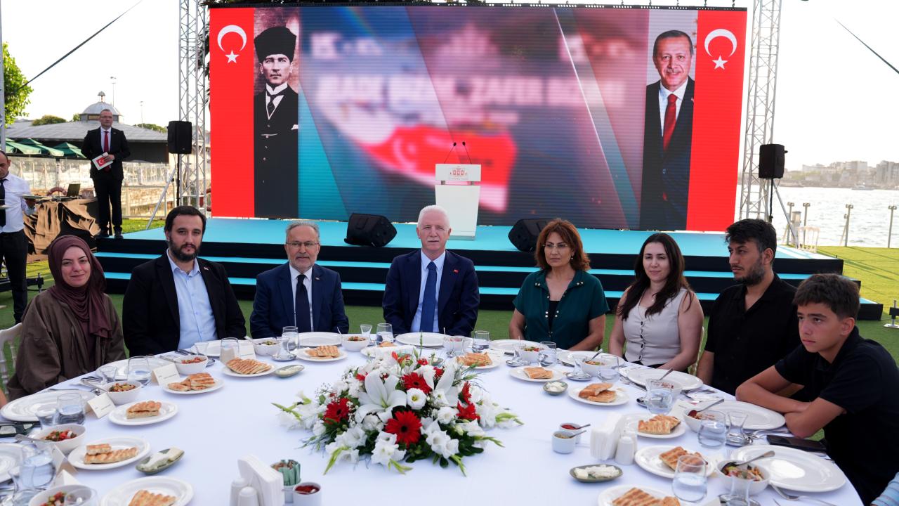 İstanbul'da 15 Temmuz Şehit Aileleri ve Gazilerle Anma Yemeği