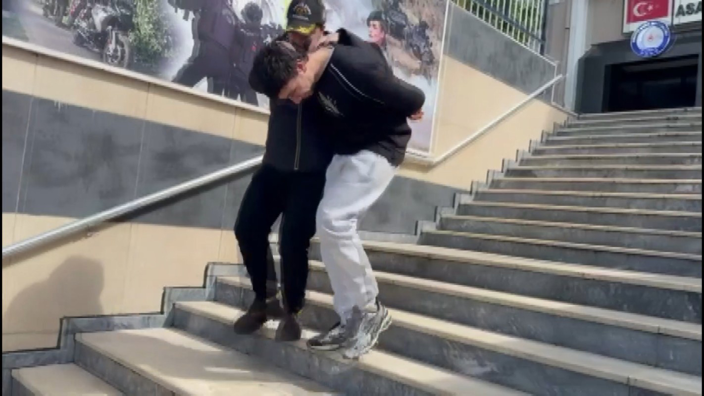 İstanbul'da Hırsızlık Şov! 'İcraatlara Devam' Videosu Paylaşan Şüpheli Kelepçelendi!