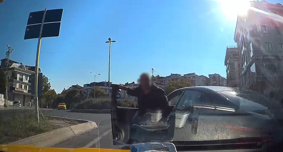 İstanbul'da Trafikte Şiddet: Taksiciye Yönelik Saldırı Kaydedildi