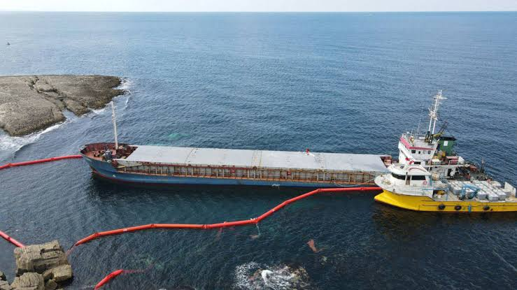 Kandıra Açıklarında Karaya Oturan 'RAPID' İsimli Gemi Satışa Çıkarıldı