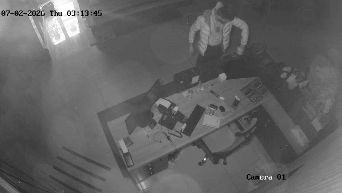 Karaman'da Yardım Kumbarasına Hırsızlık: Güvenlik Kamerası Kayıtta