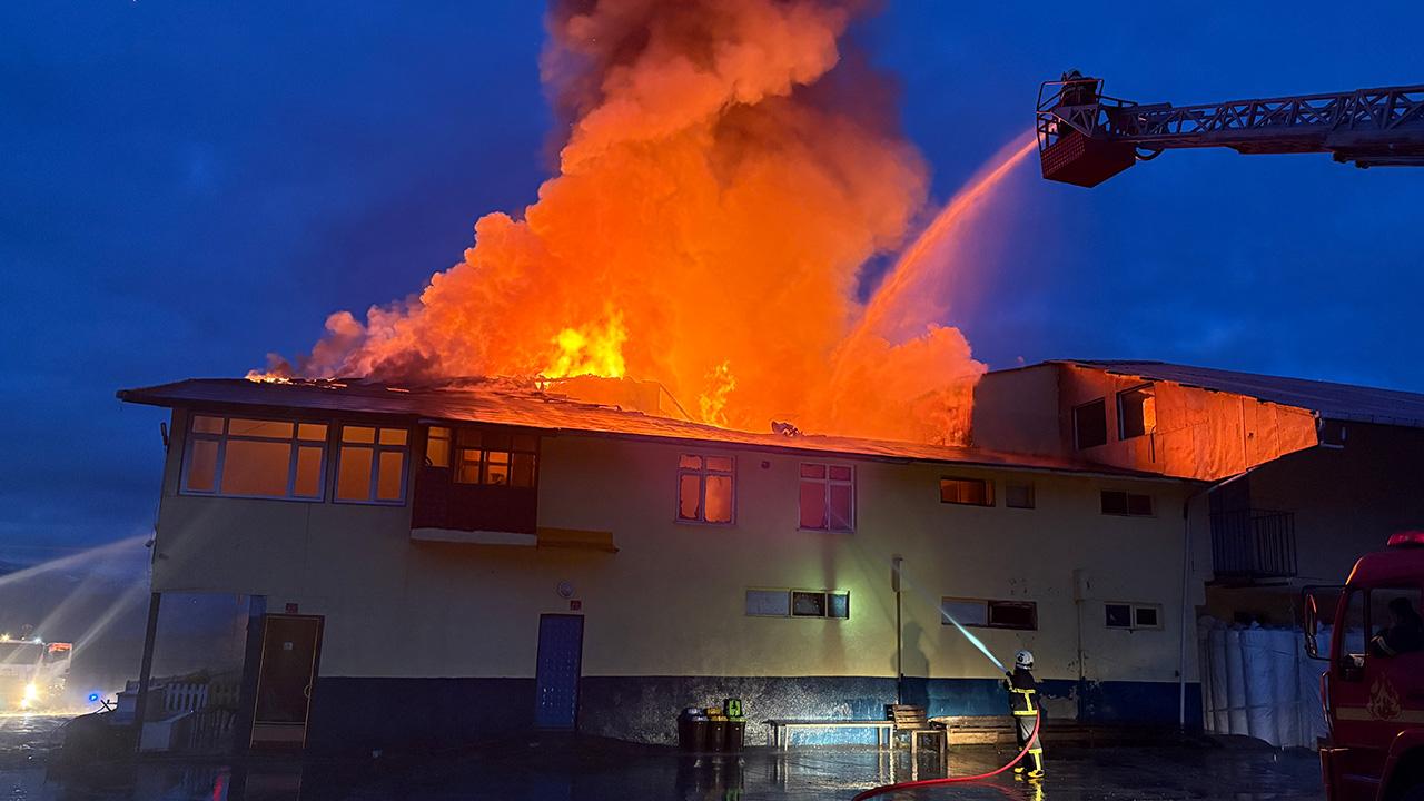 Kastamonu'da Korkutan Yangın! Tekstil Fabrikası Alevlere Teslim Oldu