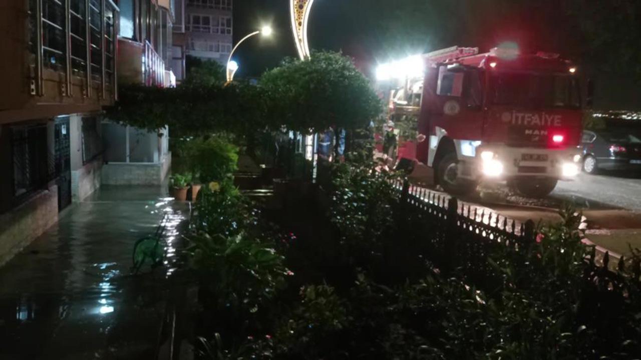 Kocaeli'de Şiddetli Yağmur Kabusu! Ev ve İş Yerleri Sular Altında: Vatandaşlar Çaresiz