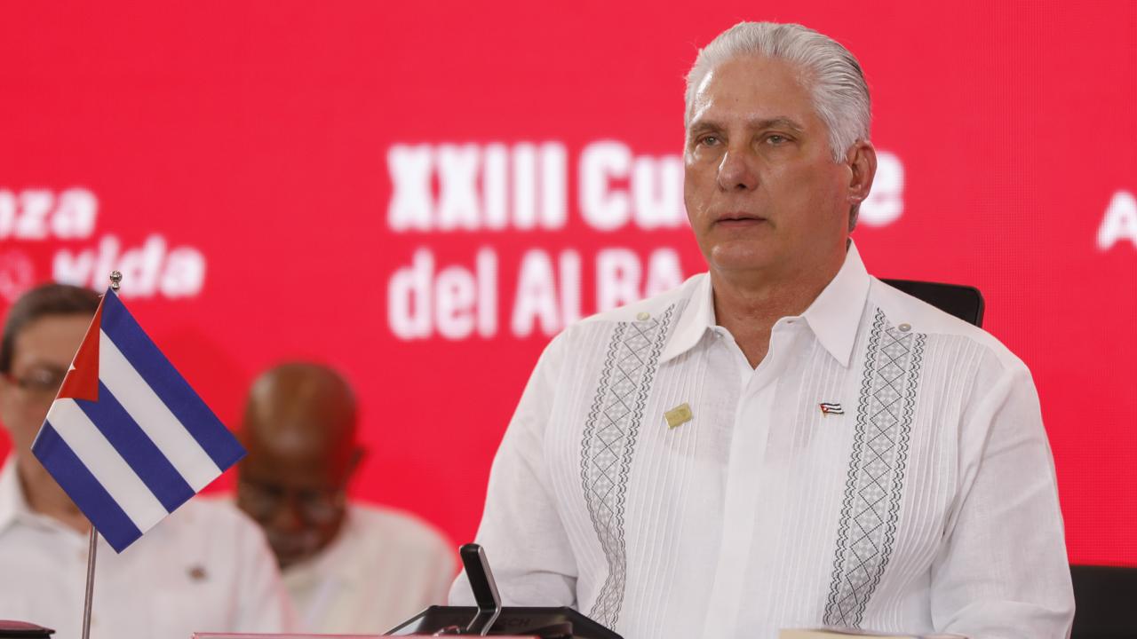 Küba Alarmda! ABD'den Askeri Müdahale mi Geliyor? Devlet Başkanı'ndan Şok Uyarı!