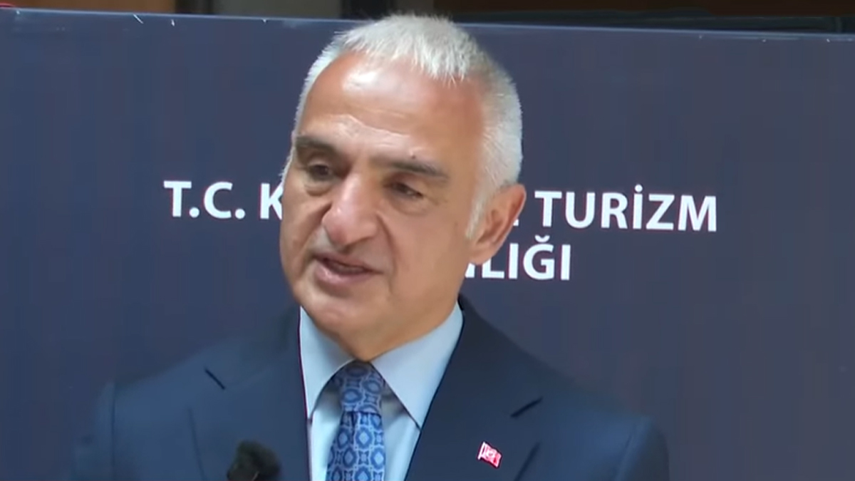 Kültür Şöleni Türkiye'yi Saracak! Bakan Ersoy'dan Müjde: Kültür Yolu Festivali 30 Büyükşehire Yayılıyor!