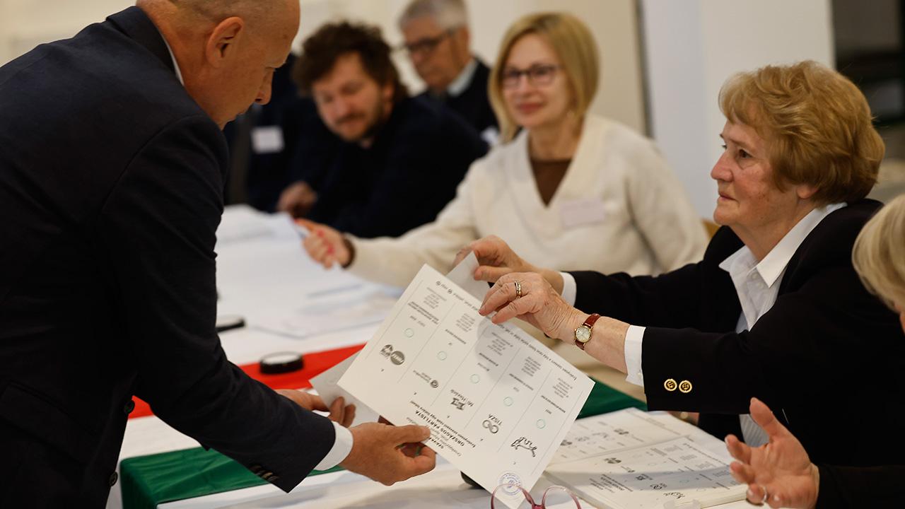 Macaristan'da Seçim Alarmı! Orban'ın Geleceği Halkın Elinde mi?