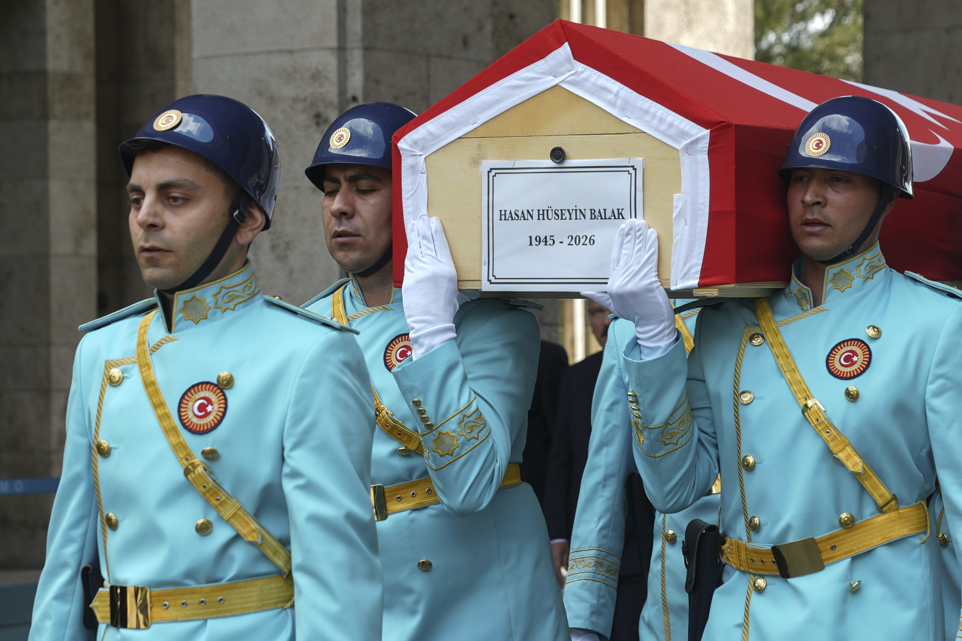 Meclis Yasa Boğuldu! Eski Milletvekili Son Yolculuğuna Uğurlandı!