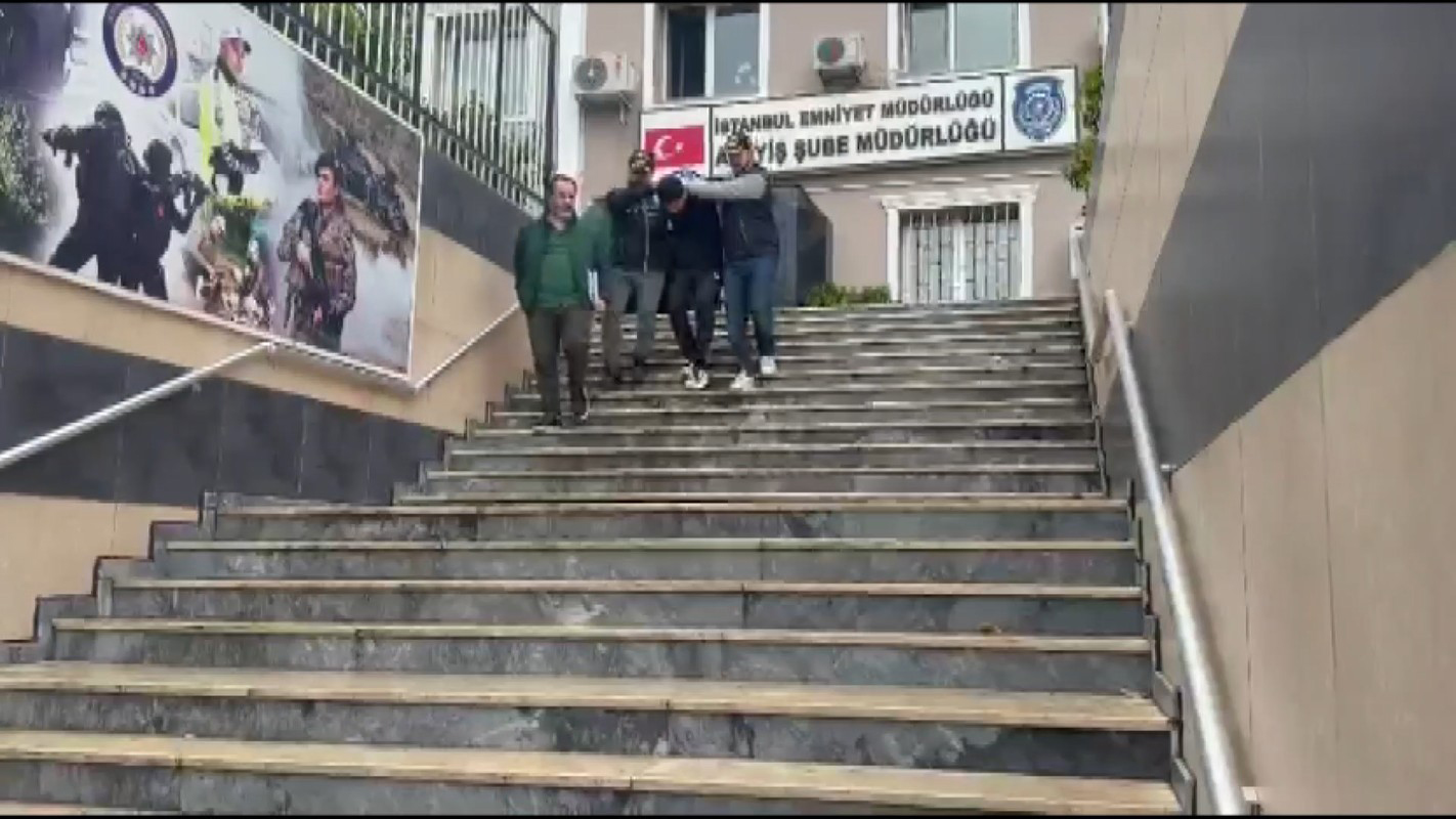 Mezarlıkta Kan Donduran Hesaplaşma! Katil Zanlısı Yakalandı, Gerçekler Ortaya Çıkıyor!