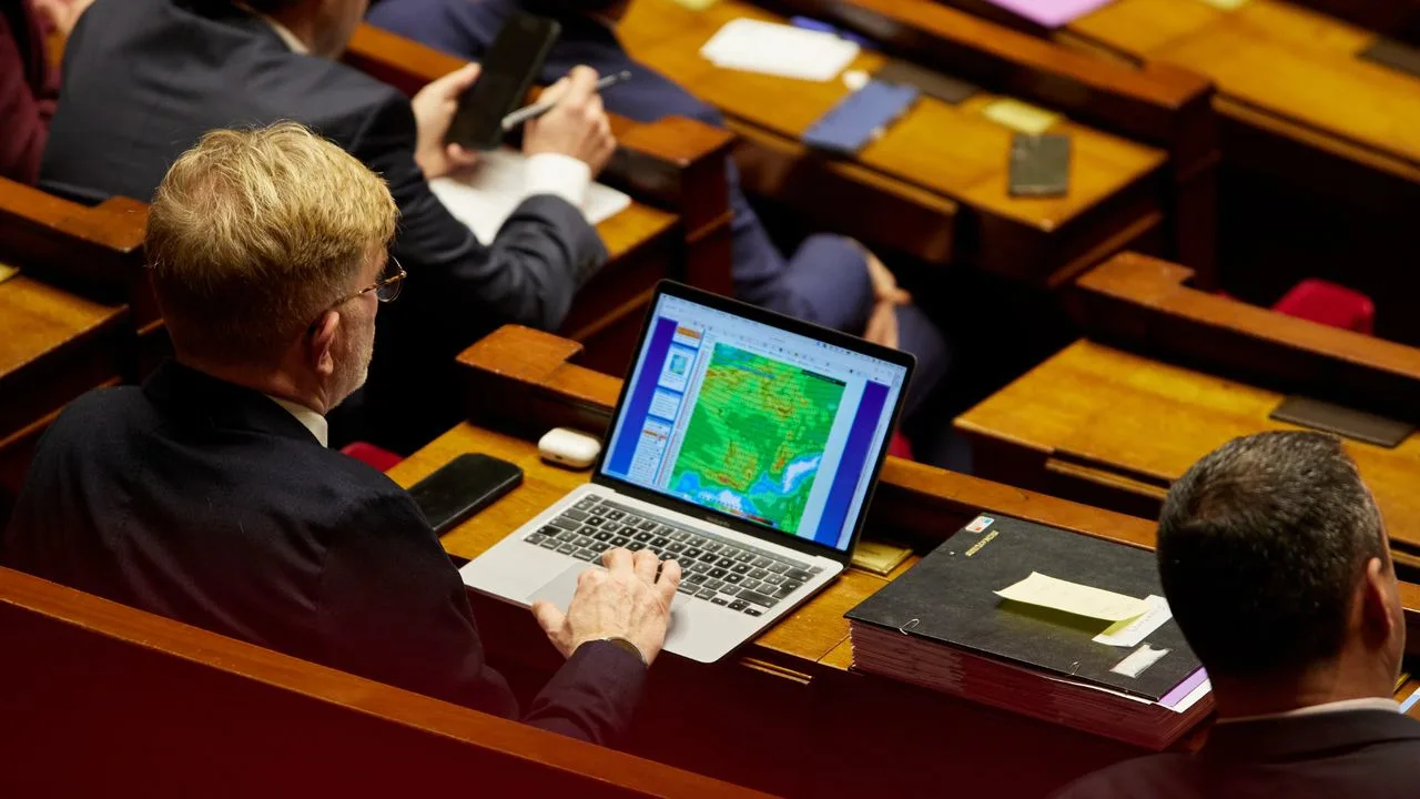 Microsoft'a Şok! Hükümet Windows'u Terk Ediyor, Linux Devri Başlıyor!