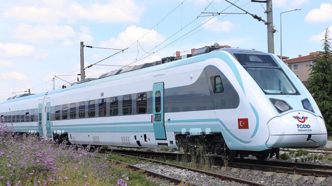 Milli Elektrikli Tren, Halkalı-Uzunköprü Hattında Seferlerine Başladı