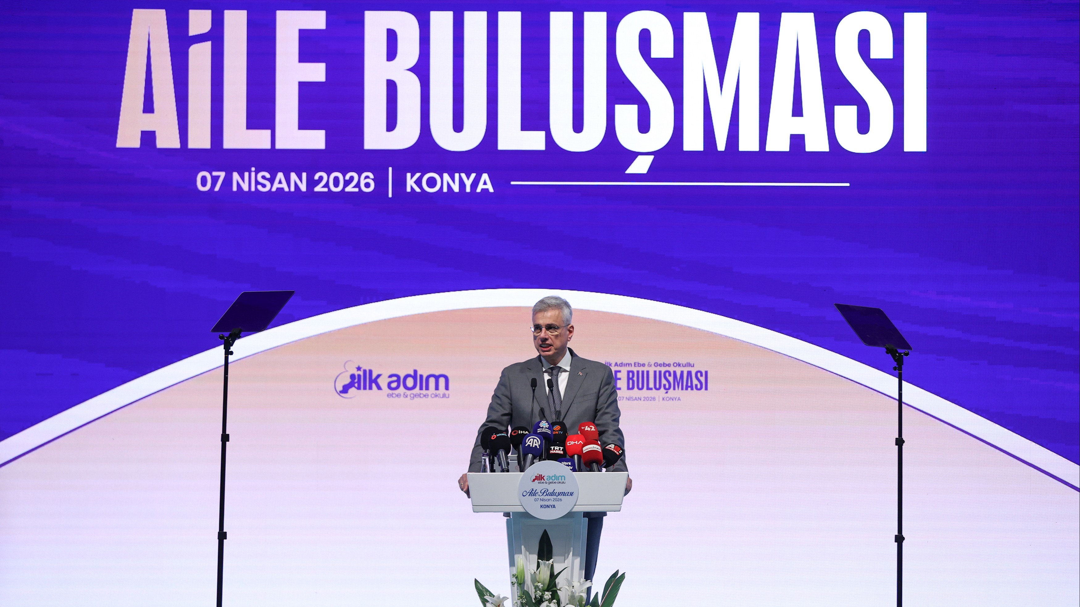 Müjde! Artık Her Hamile Anneye Özel Ebe Desteği! Sağlık Bakanlığı'ndan Devrim Niteliğinde Karar!