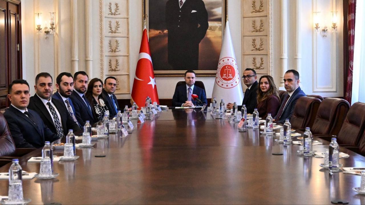 Müjde Avukatlara! Adalet Bakanı'ndan Hukuk Yargılamasını Hızlandıracak ve Avukatların Gelirini Artıracak Yeni Paket Geliyor!