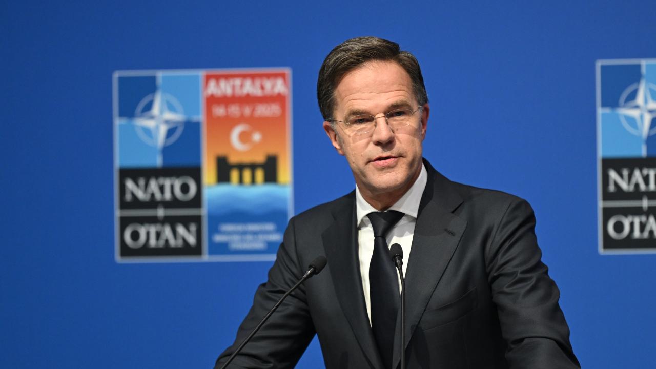 NATO'da Nükleer Alarm Zilleri! Genel Sekreter'den Kritik Uyarı: Caydırıcılık Şart!