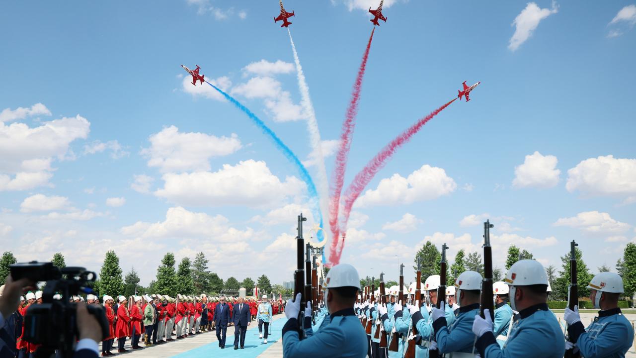 NATO'dan Türk Yıldızları'na Övgü: Keskin Kanatlar Gökyüzünde