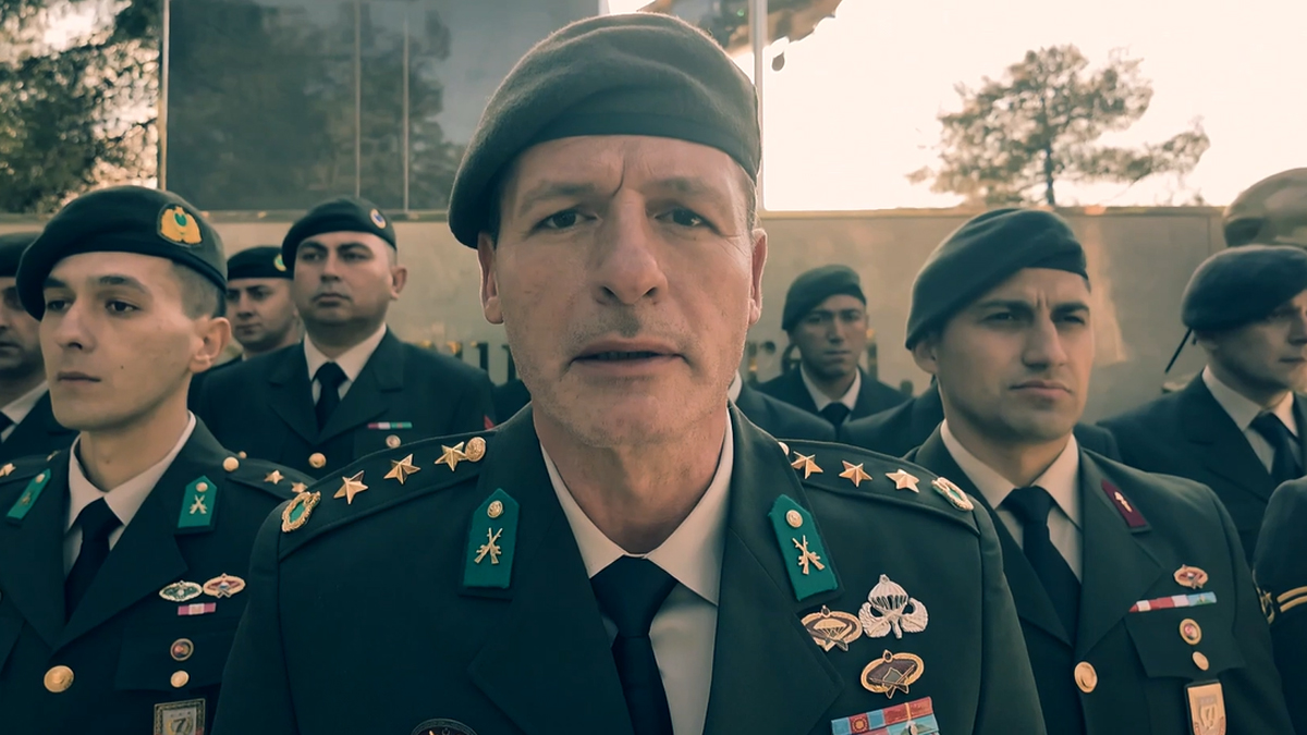 Nihat Altınkaya'dan Asker Selamı: Ünlü Oyuncu, MSB Tanıtımında Görenleri Şaşırttı!