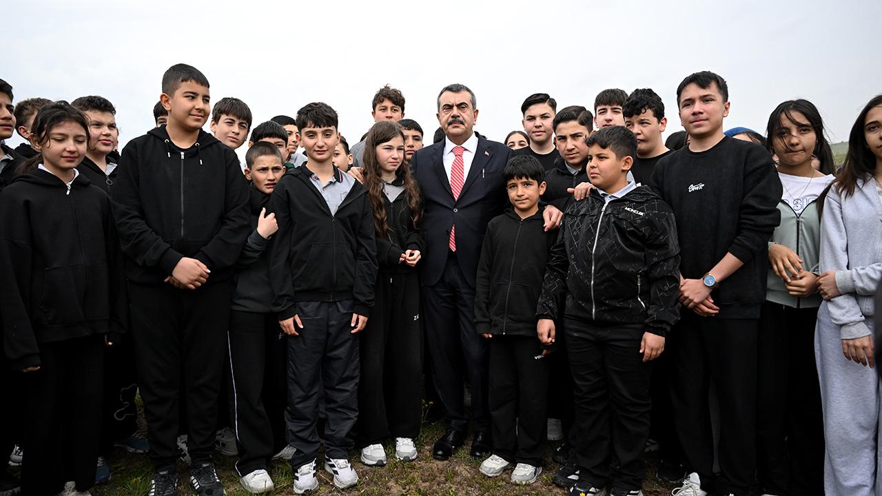 Okullarda Alarm Zilleri Çalıyor! Bakan Tekin'den Güvenlik İçin Kritik Hamle Geliyor!