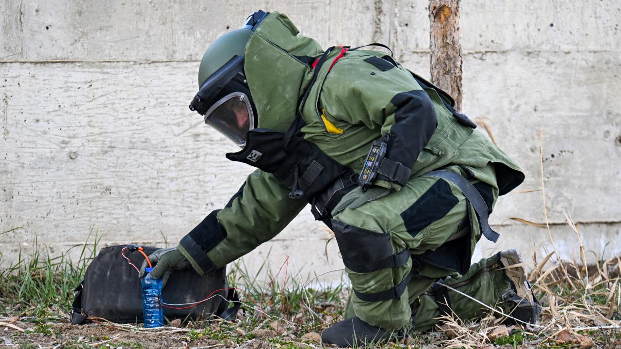Ölümle Dans: Bomba İmha Uzmanlarının Hayat Kurtaran Mücadelesi!