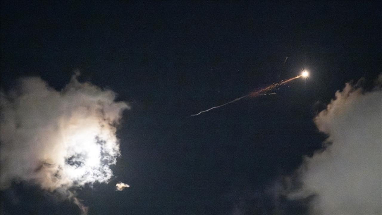 Orta Doğu Alev Alev! Husiler İsrail'e Füze Fırlattı: Savaş Genişliyor mu?