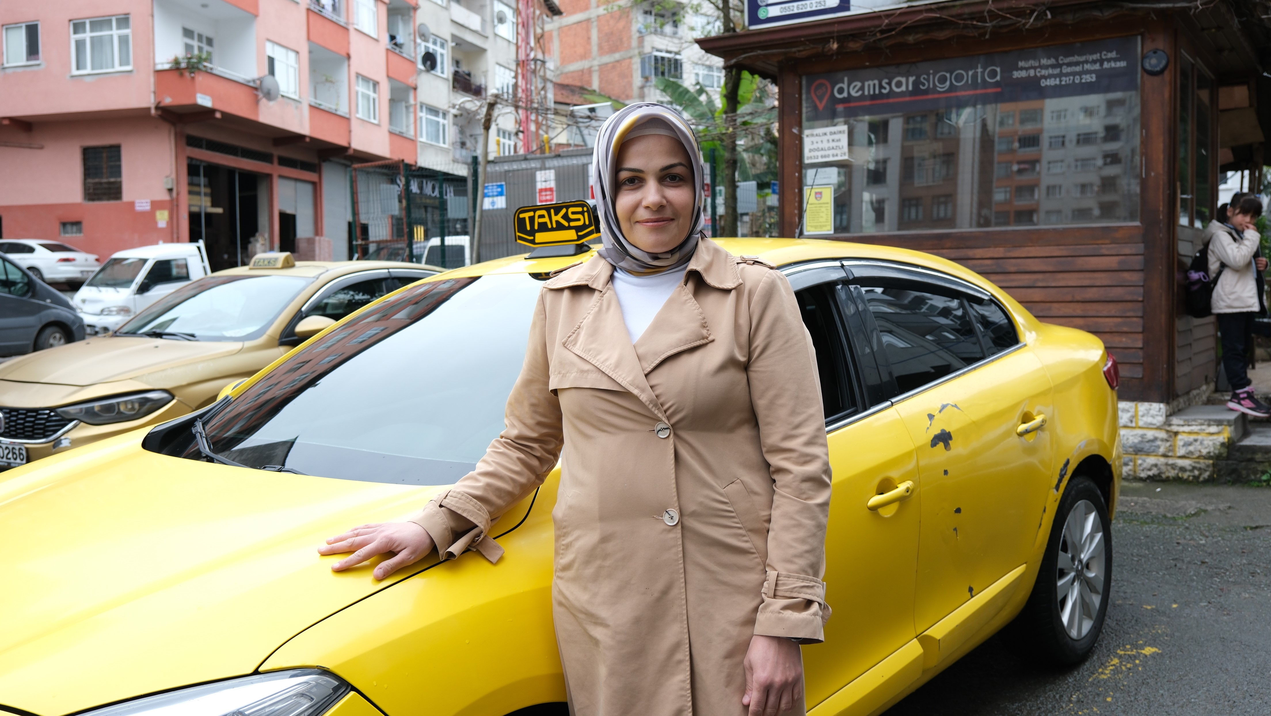 Rize'nin Cesur Yüreği! Havva Hanım Taksisiyle Kadınlara İlham Veriyor!