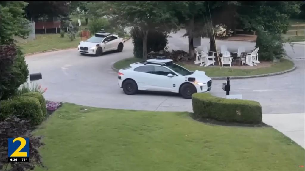 Robotlar Çıldırdı! Sürücüsüz Araçlar Atlanta'yı Felç Etti! İşte Nedeni...
