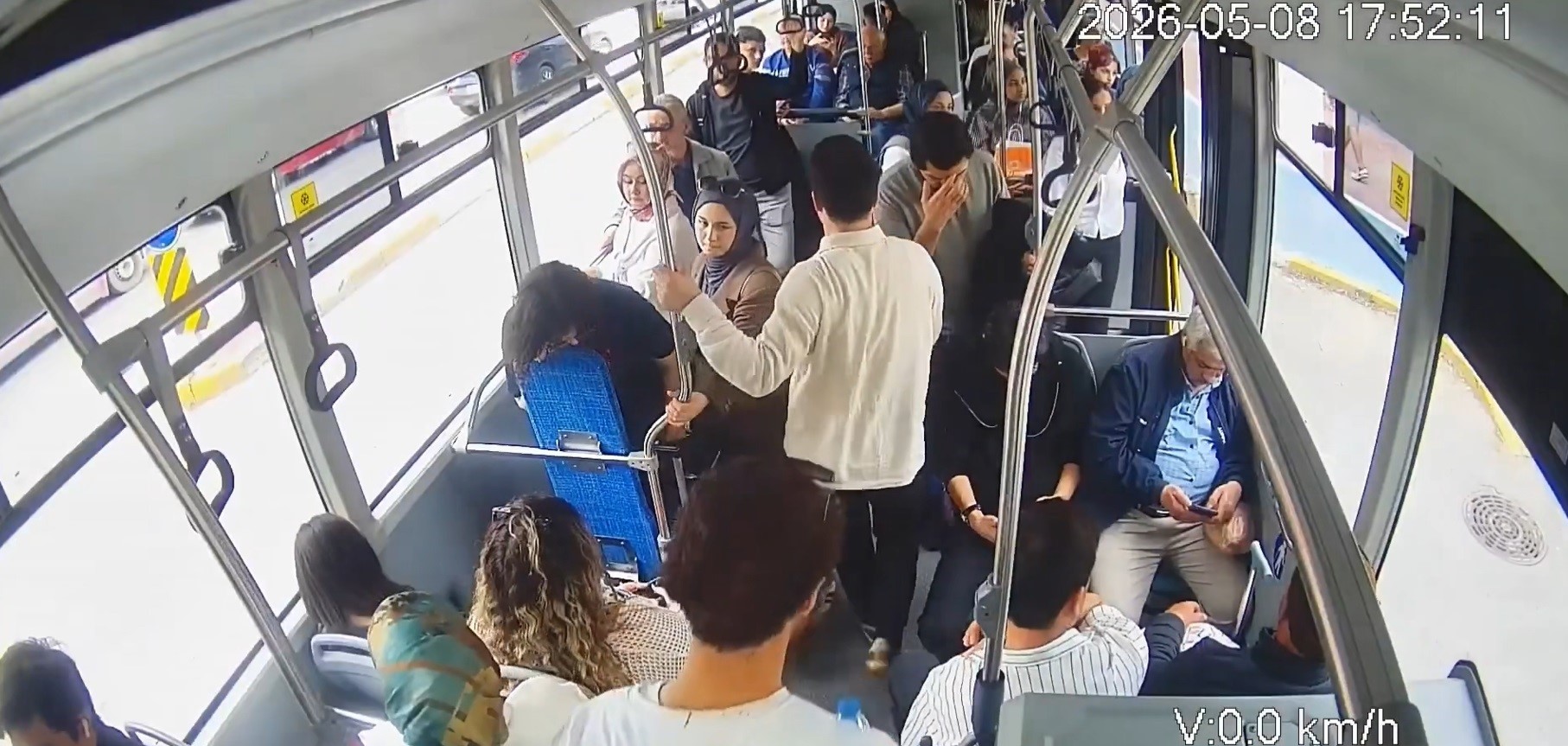 Sakarya'da Kahramanlık Destanı! Şoför Gaza Bastı, Hemşire Hayat Kurtardı: Otobüste Yaşanan Mucize!