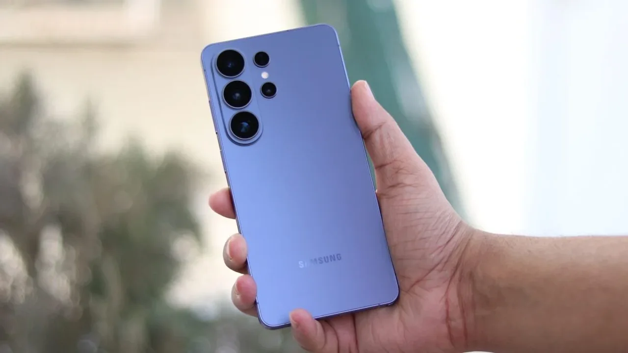 Samsung Rekor Kırdı! Galaxy S26, S25'i Fena Solladı!