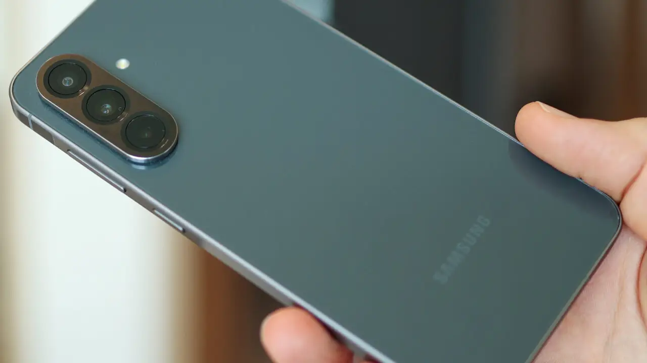 Samsung'dan Bomba Gibi Telefon! Galaxy A57 Türkiye'de Satışa Çıktı, Fiyatı Dudak Uçuklatıyor!