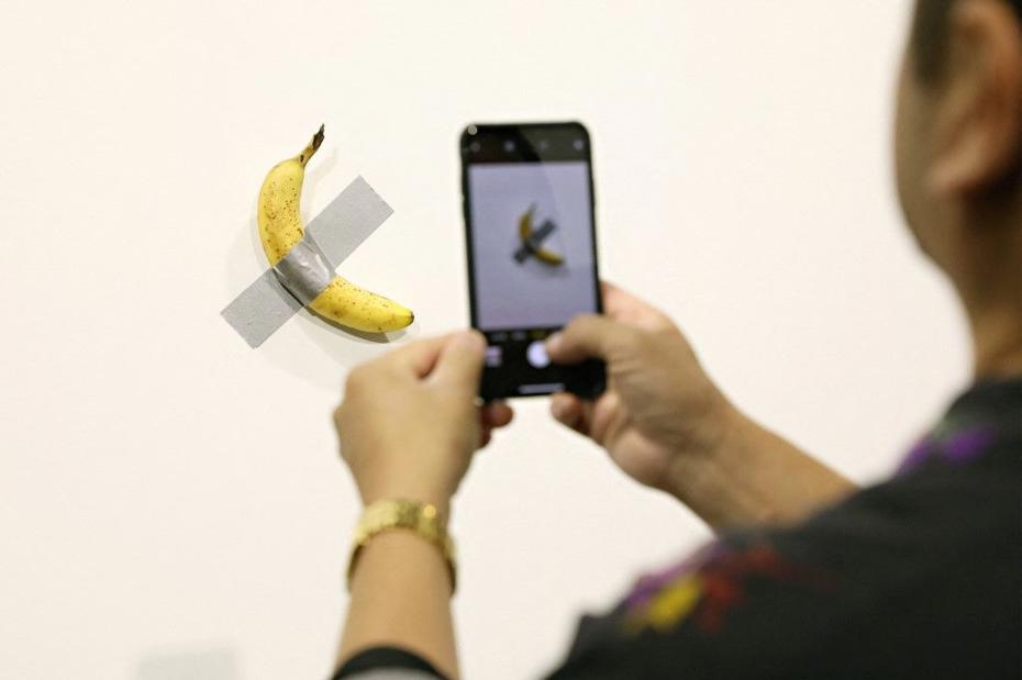 Sanat Dünyası Şaşkın! 6.2 Milyon Dolarlık Muz Müzeden Kayboldu! Daha Önce de Yenmişti!