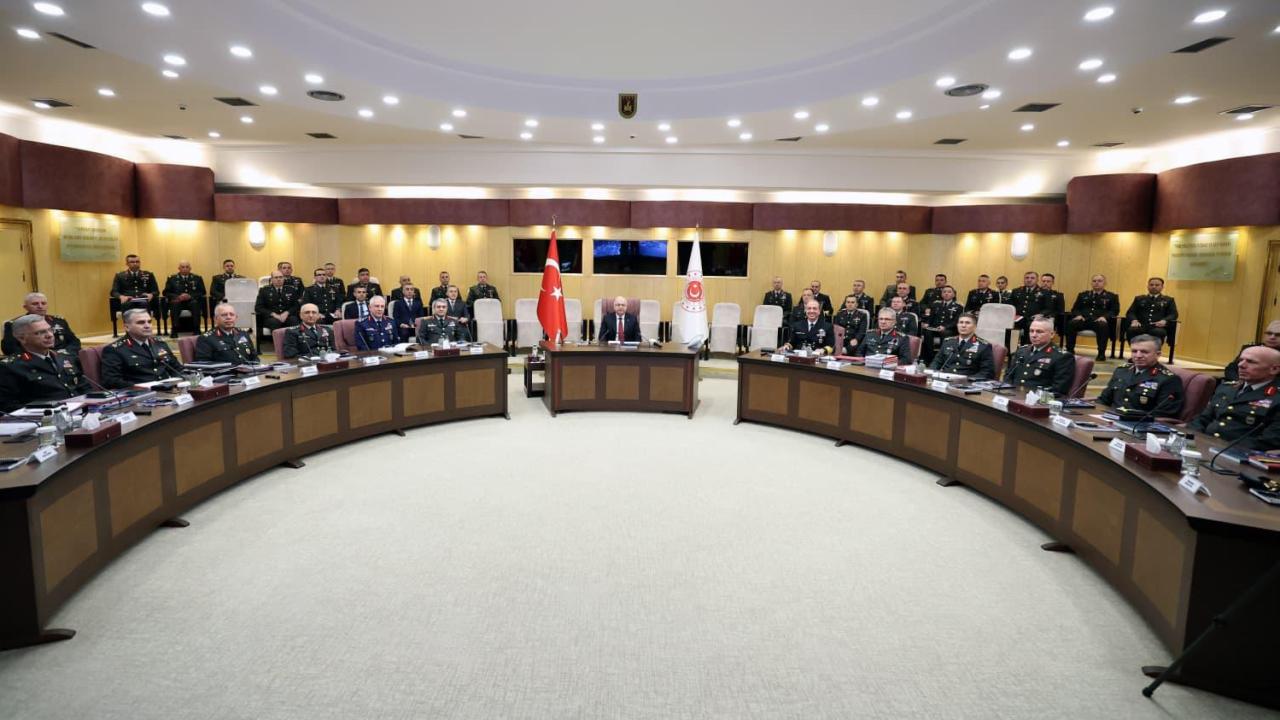 Savunma Bakanı'ndan Kritik Zirve! Ordunun Kalbinde Neler Konuşuldu?