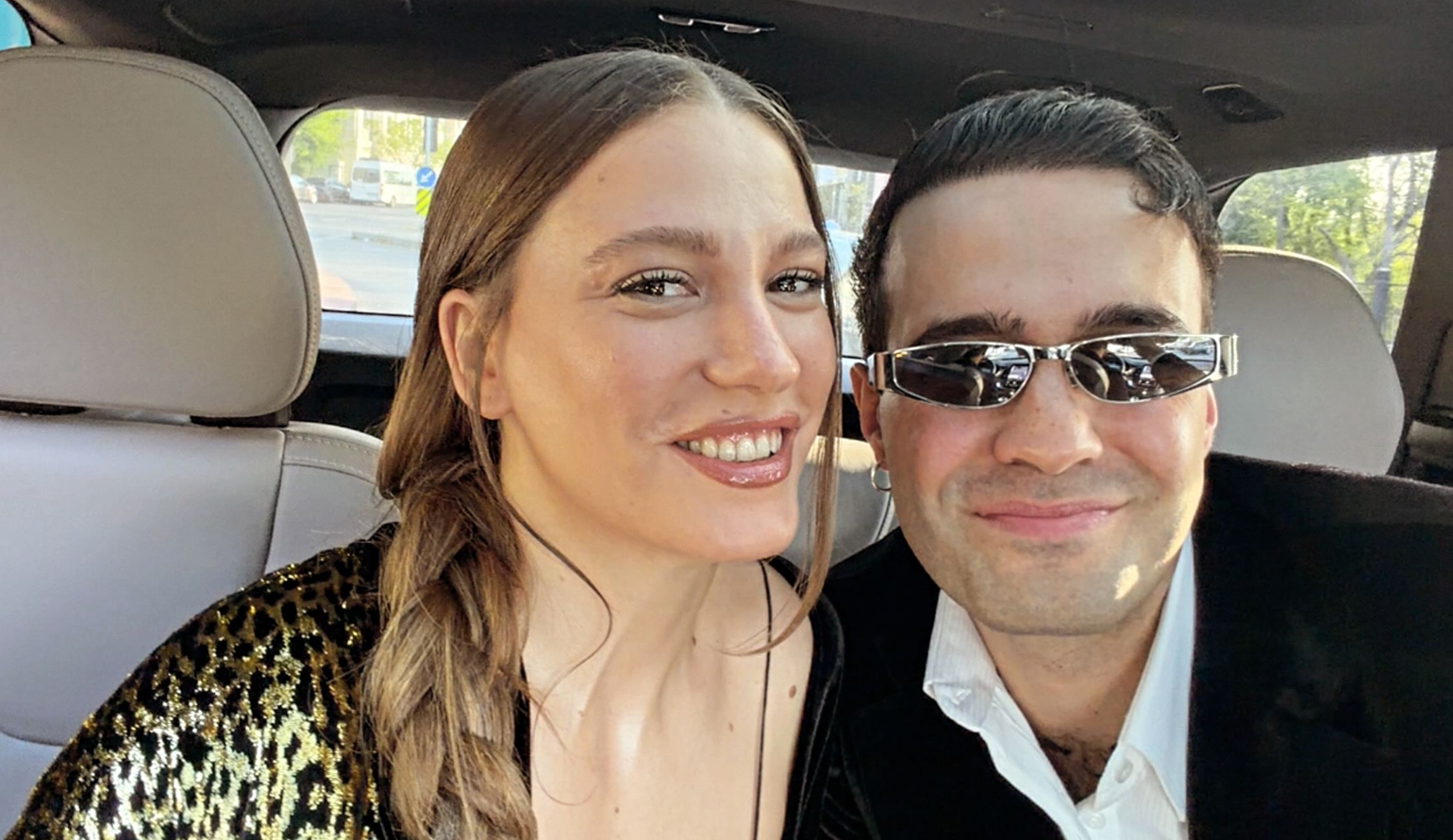 Serenay Sarıkaya ve Mert Demir Aşkı Alevlendi! Romantik Dansları Sosyal Medyayı Salladı!