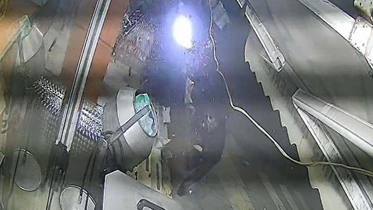 Sivas'ta Korku Dolu Anlar! Kontrolden Çıkan Otomobil Az Kalsın Facia Yaratıyordu!