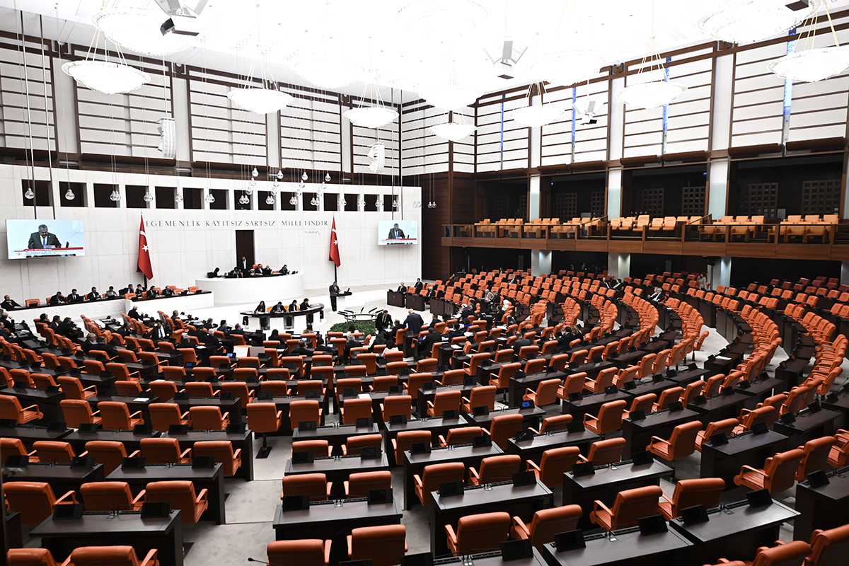 Siyasi Gündemde Hareketlilik: AK Parti ve DEM Parti Heyetleri Görüştü