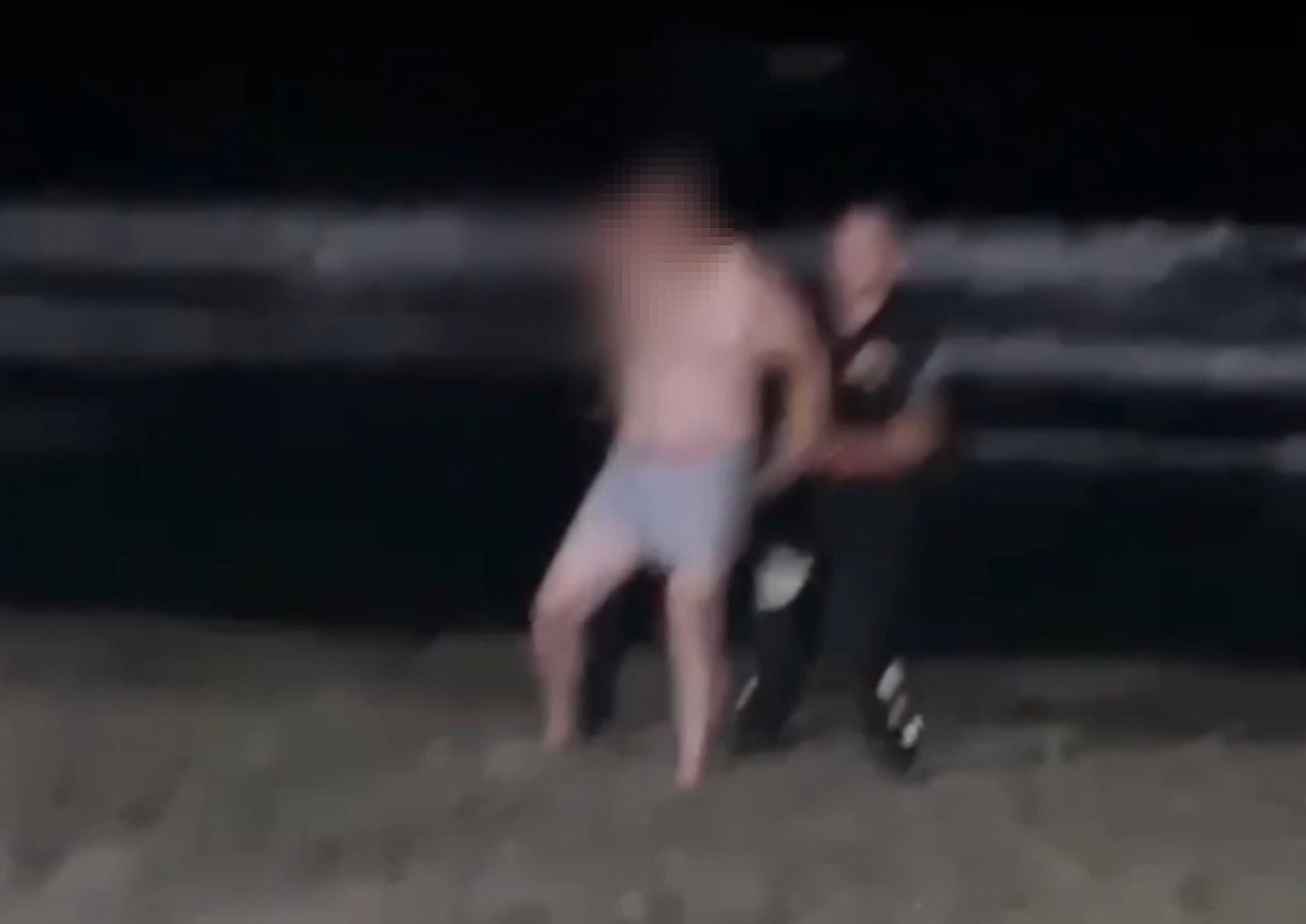 Tekirdağ'da Gece Yarısı Denize Giriş İnadı: Jandarma Dakikalarca Dil Döktü