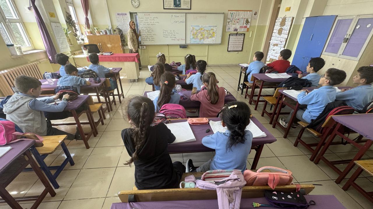 Tokat Alarm Veriyor! Sel Tehlikesi Nedeniyle O Okullarda Dersler Tatil Edildi! Veliler Dikkat!
