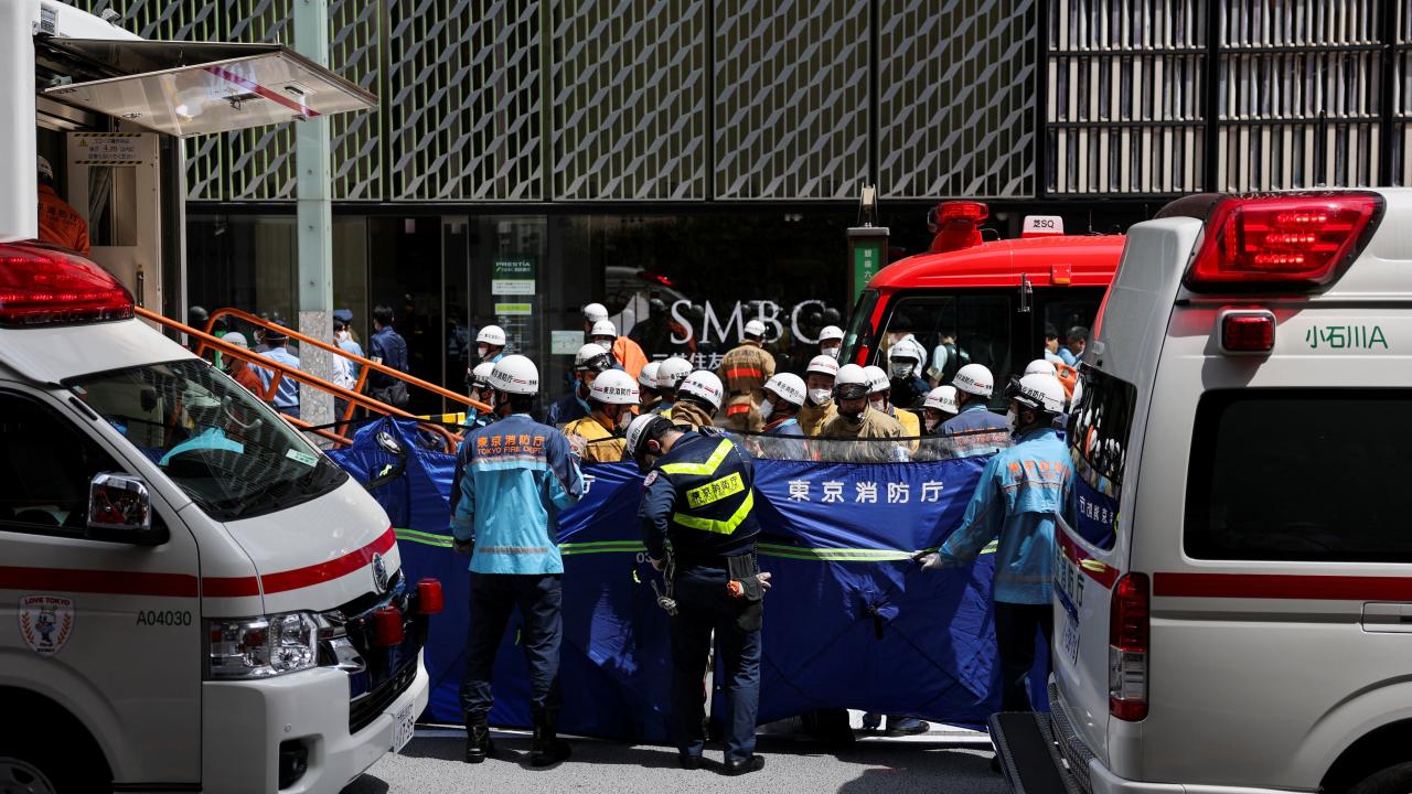 Tokyo Alarmda! AVM'de Gizemli Saldırı: 19 Kişi Hastanede!