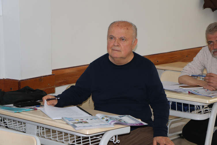 Torunuyla Konuşmak İçin 74 Yaşında İngilizceye Başladı! İşte Dedelerin Fedakarlığı!