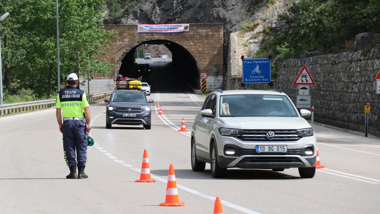 Trafikte Bayram Çilesi Bitiyor Mu? İşte Alınan Akıl Almaz Önlemler!