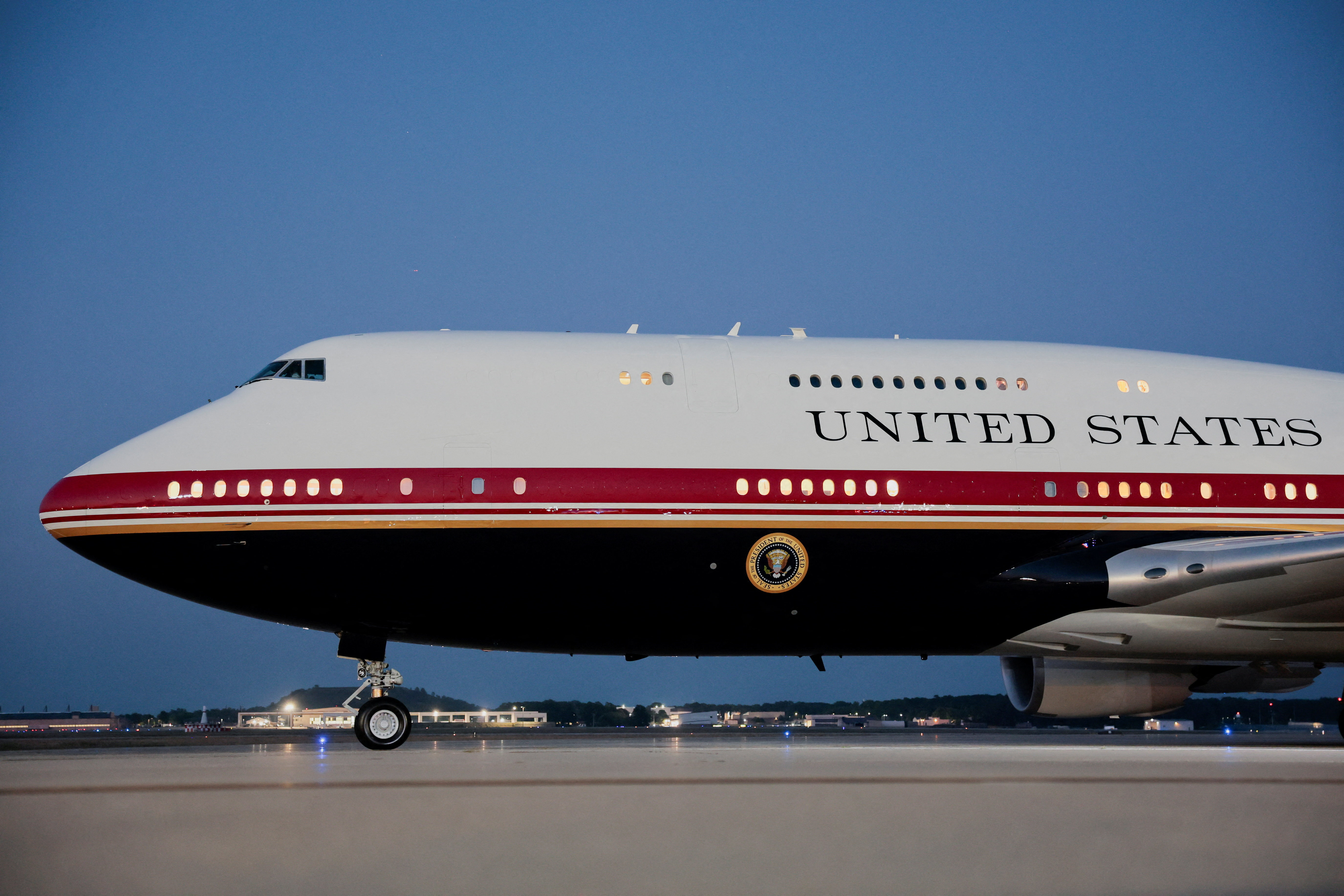 Trump'ın Yeni Air Force One Uçağında Güvenlik Tartışması