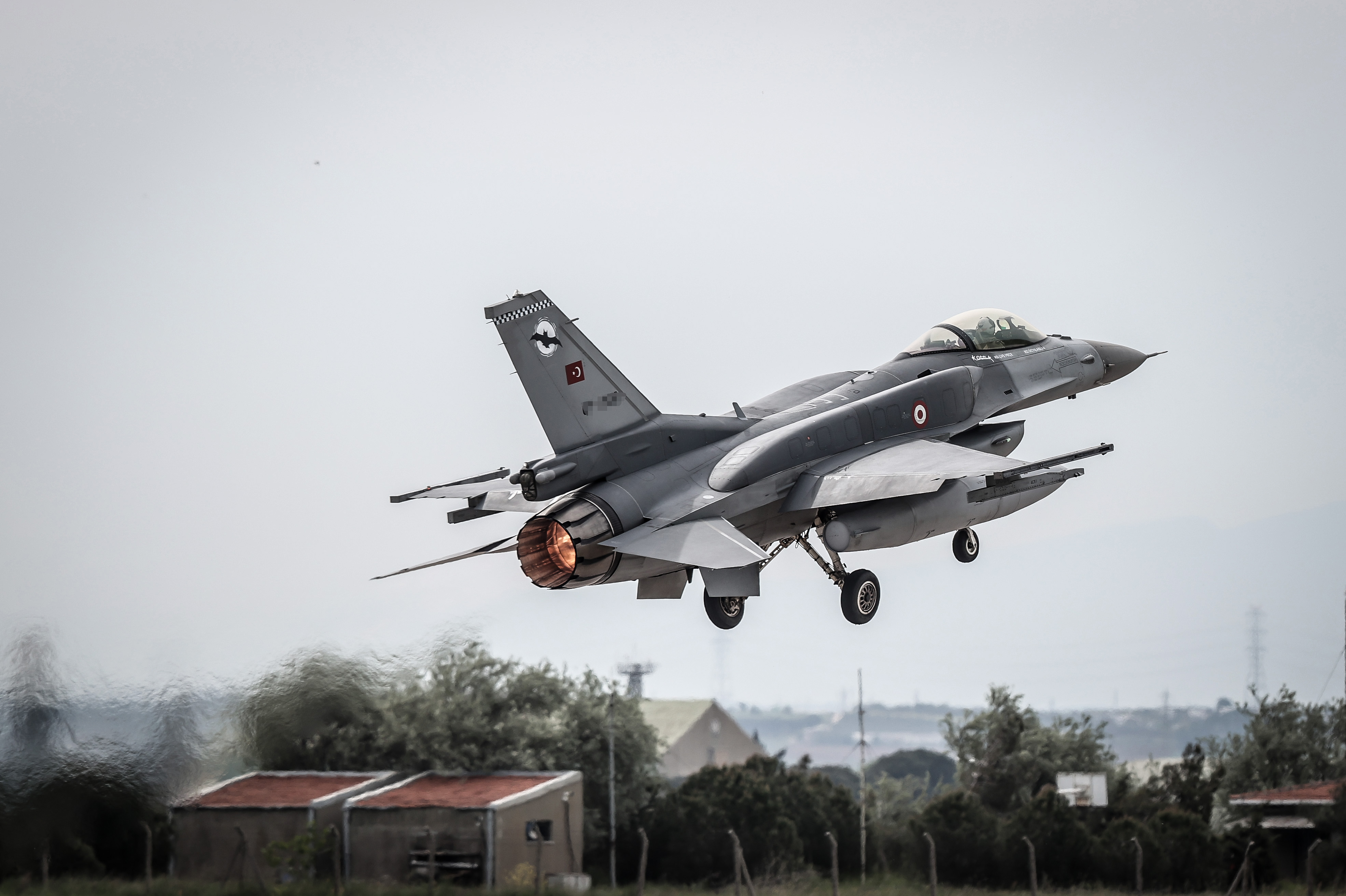 Türk Kartalları Gökyüzünde! EFES Tatbikatı'nda F-16'lar Şov Yaptı!
