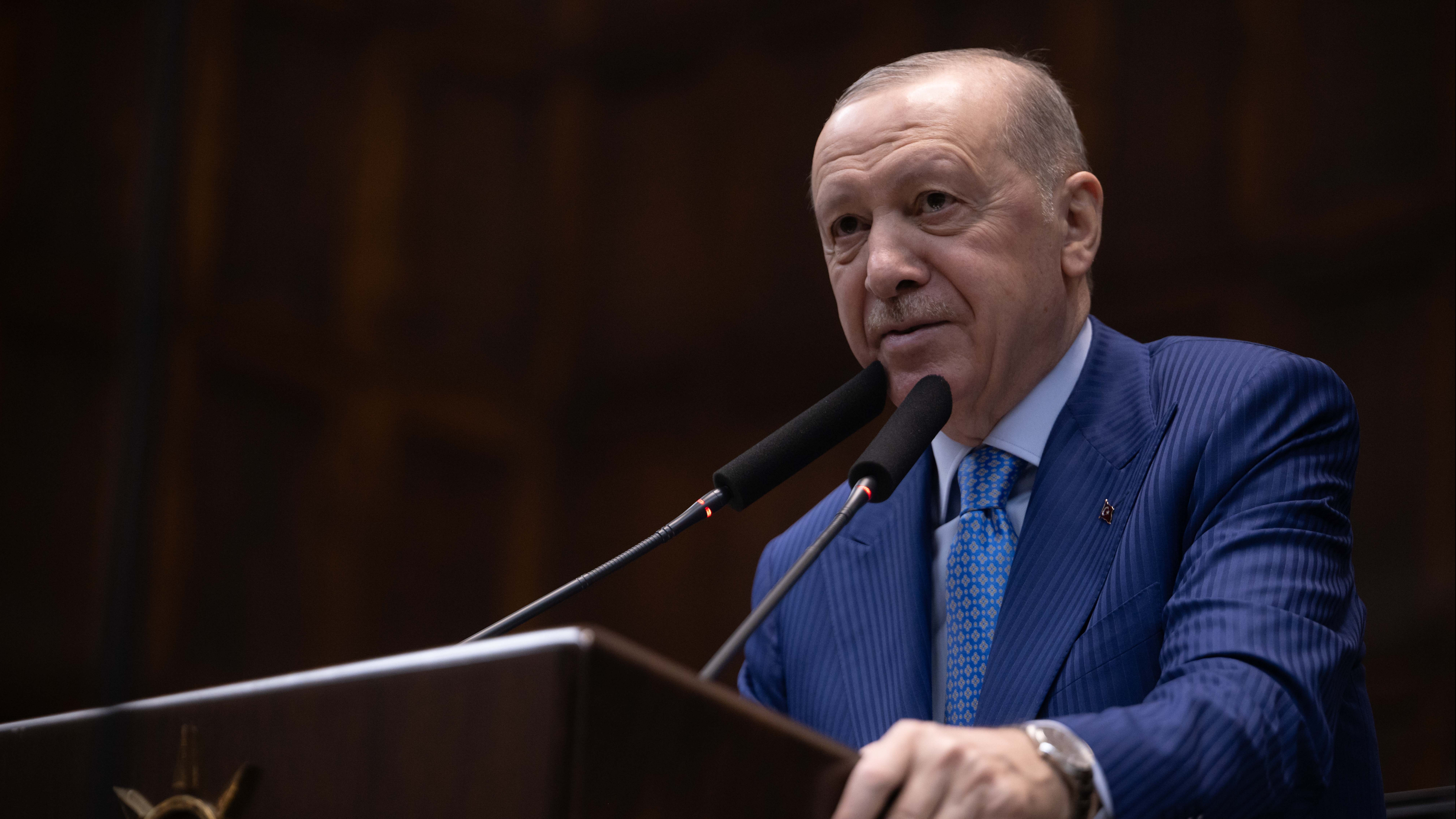 Türkiye Alarm Veriyor! Erdoğan'dan Şok Uyarı: Doğurganlık Neden Düşüyor?