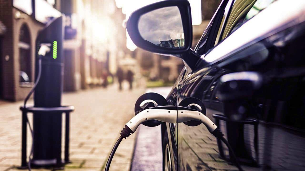Türkiye Otomobil Pazarında Dönüşüm: Elektrikli ve Hibrit Yükselişte